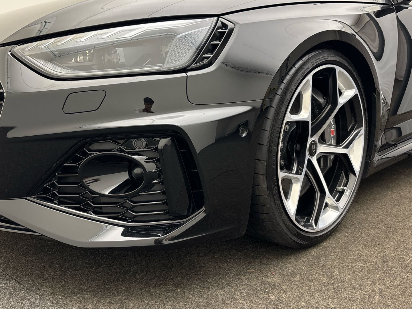 Audi RS4 2023 г. Чёрный, пробег 19576 км