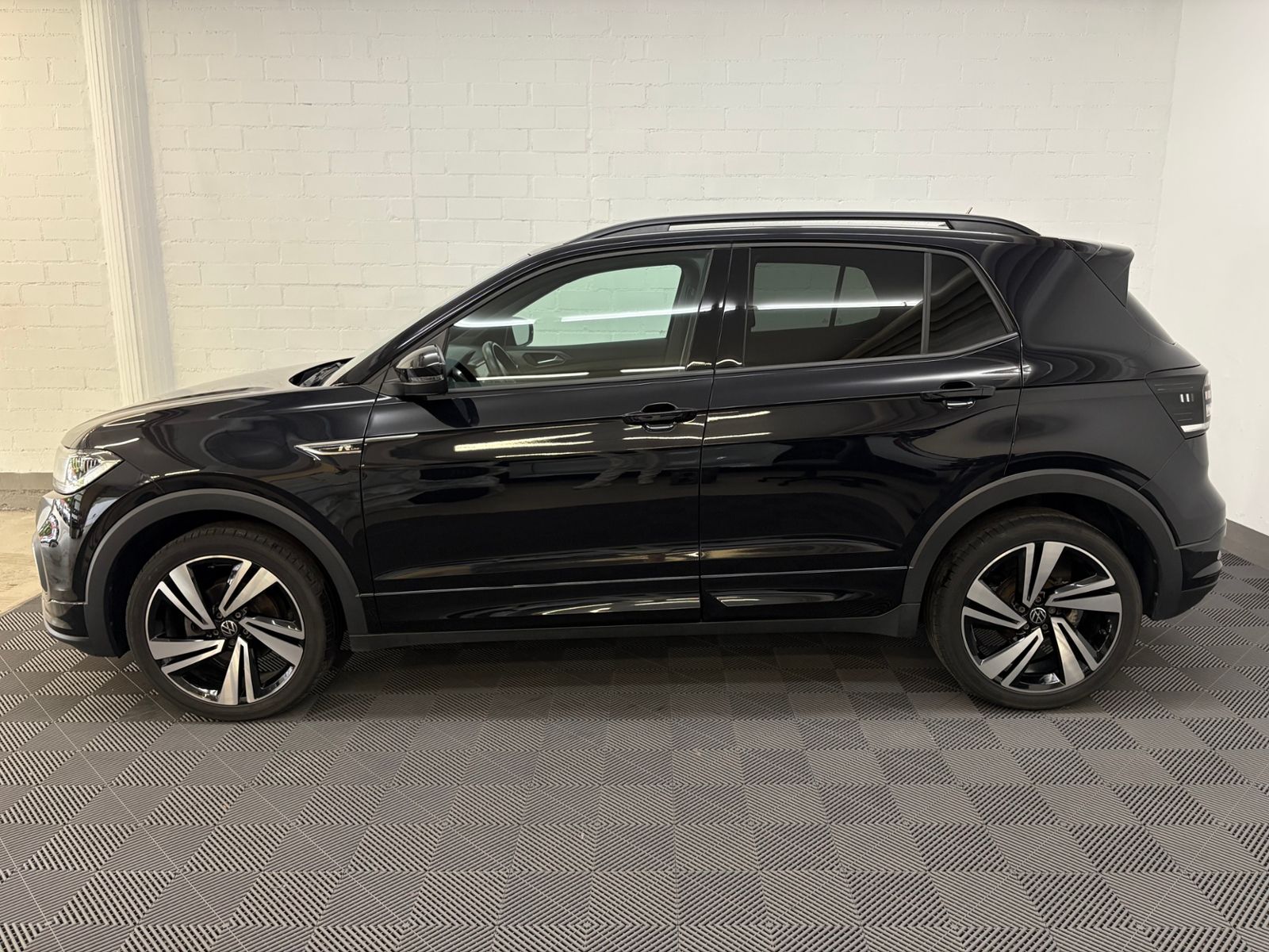 Volkswagen T-Cross 2023 г. Чёрный, пробег 46628 км