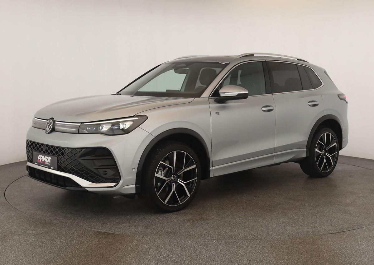 Volkswagen Tiguan 2024 г. Серебристый, пробег 37700 км