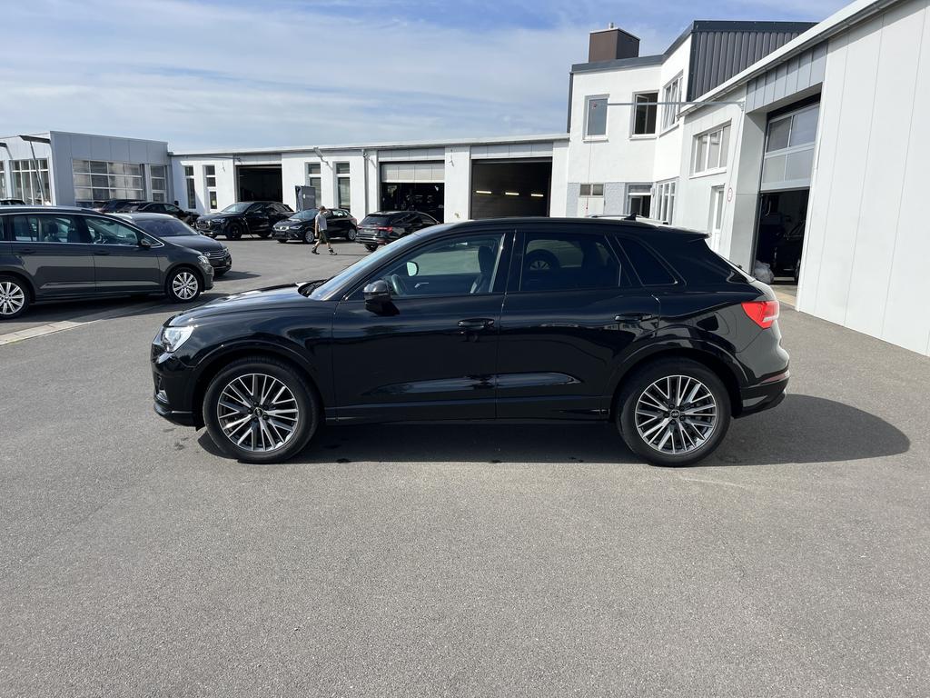 Audi Q3 2022 г. Чёрный, пробег 42575 км