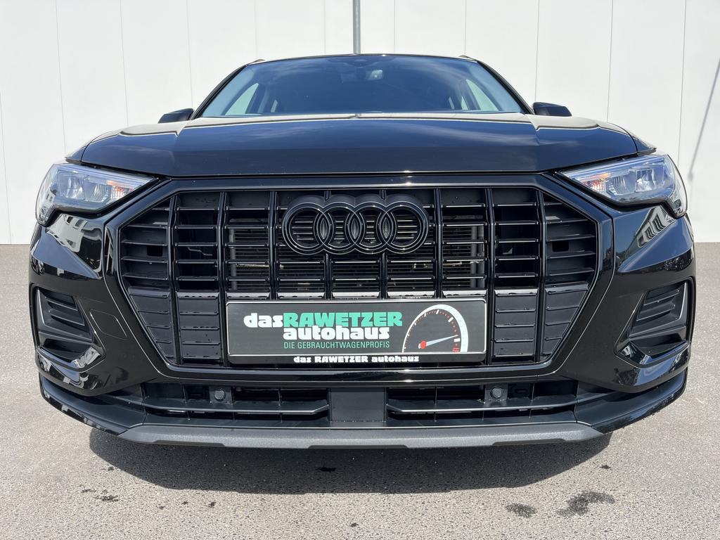 Audi Q3 2022 г. Чёрный, пробег 42575 км