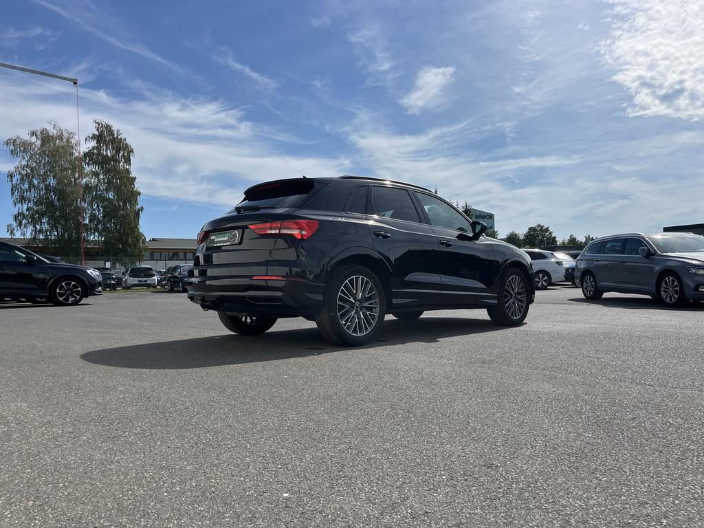 Audi Q3 2022 г. Чёрный, пробег 42575 км