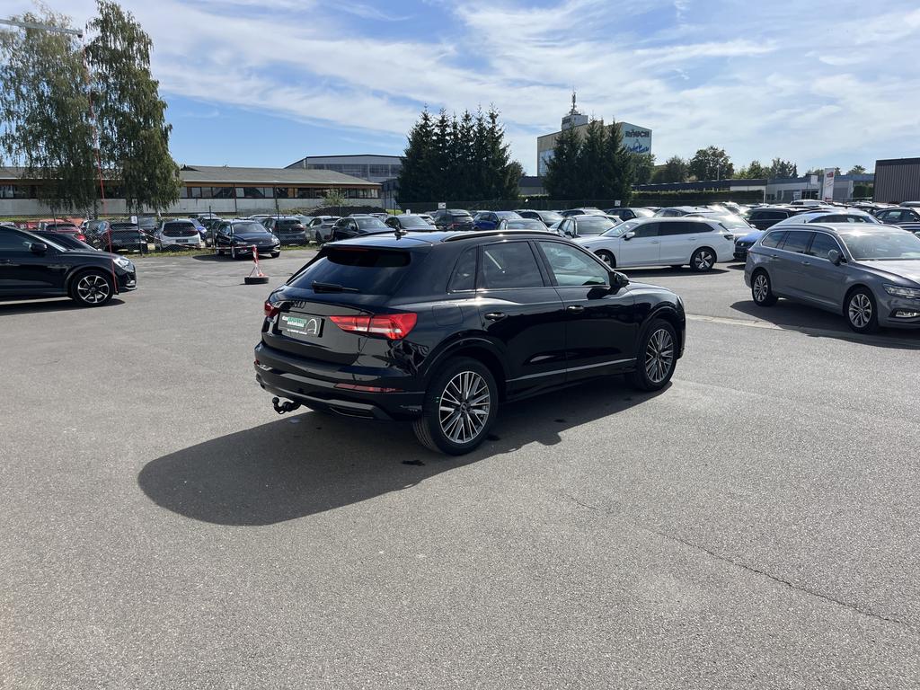Audi Q3 2022 г. Чёрный, пробег 42575 км