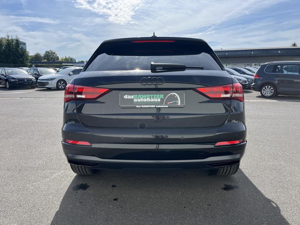Audi Q3 2022 г. Чёрный, пробег 42575 км
