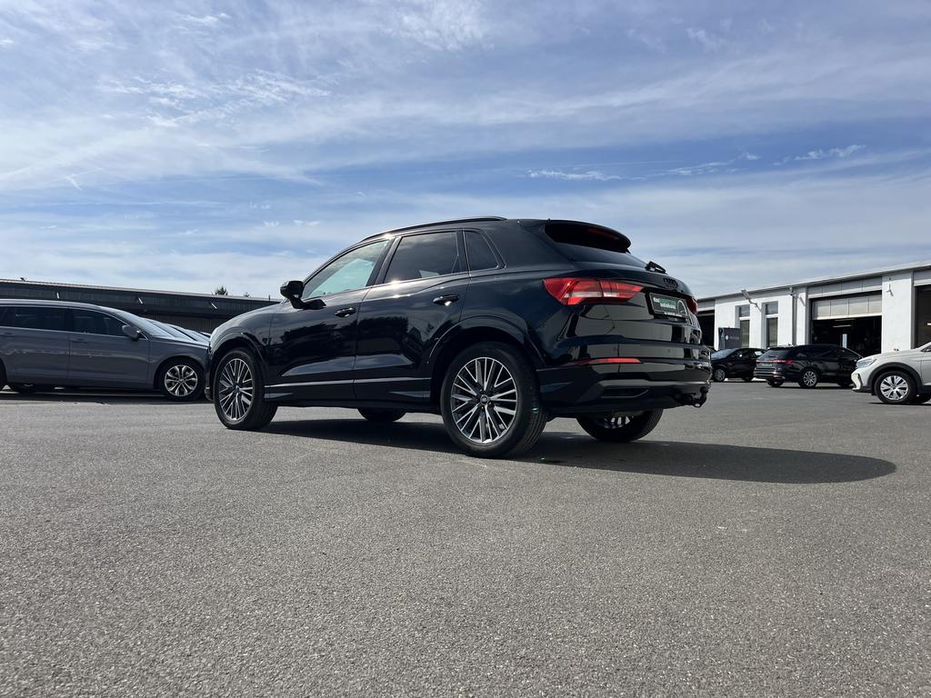 Audi Q3 2022 г. Чёрный, пробег 42575 км