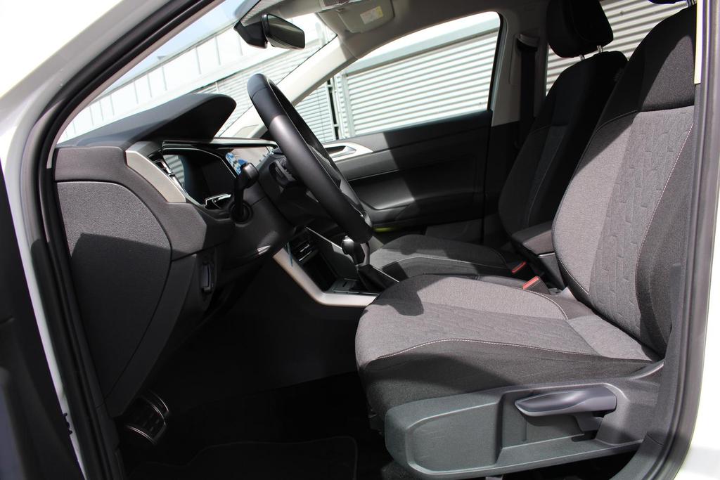 Volkswagen Polo 2024 г. Белый, пробег 56582 км