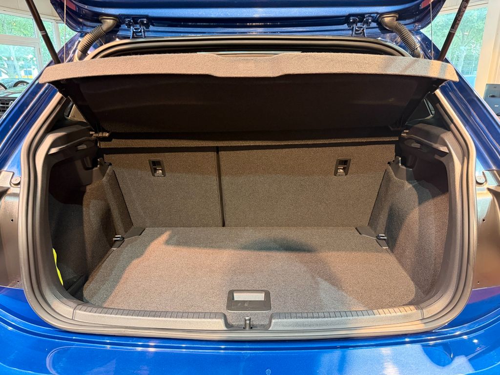 Volkswagen Polo 2023 г. Синий, пробег 19921 км