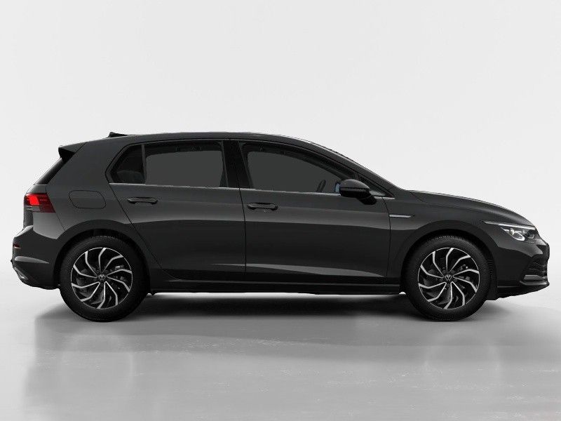 Volkswagen Golf 2024 г. Серый, пробег 28070 км
