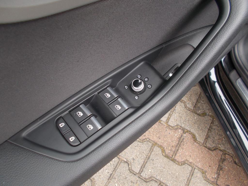 Audi A4 2022 г. Чёрный, пробег 53117 км