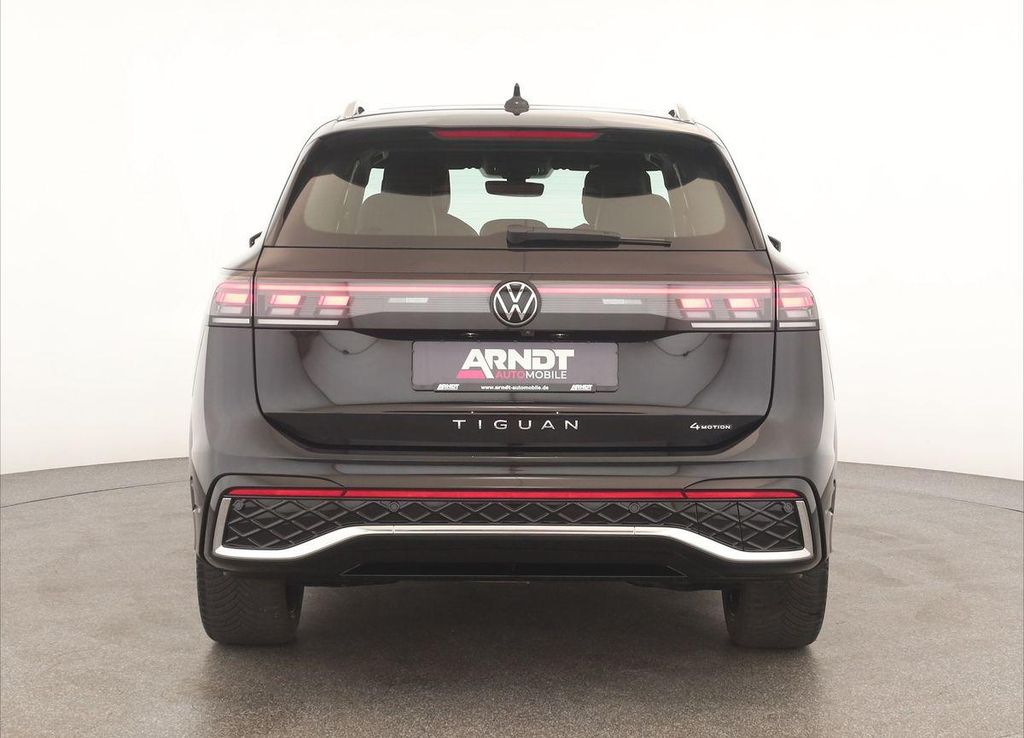Volkswagen Tiguan 2024 г. Чёрный, пробег 40300 км
