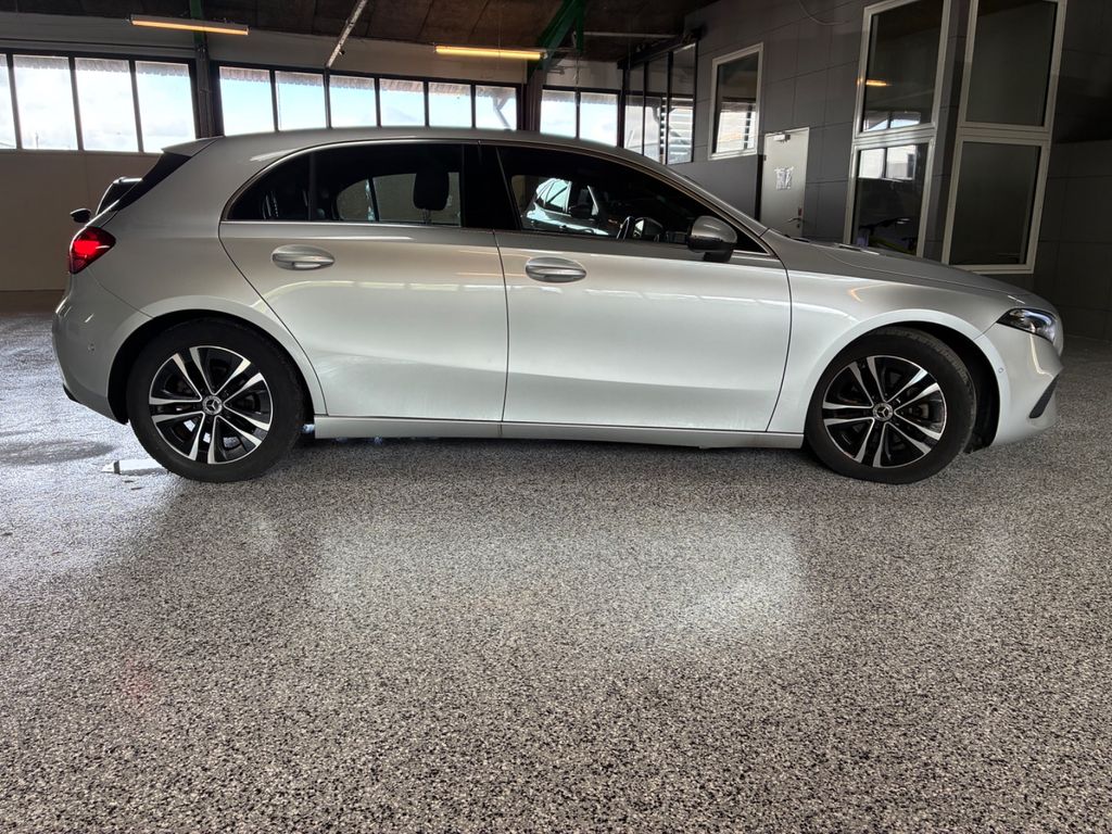 Mercedes-Benz A 200 2023 г. Серебристый, пробег 50000 км