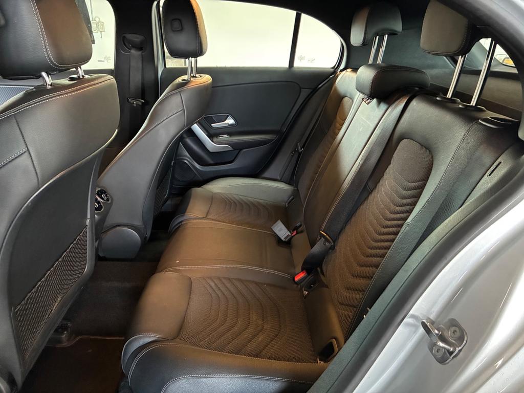 Mercedes-Benz A 200 2023 г. Серебристый, пробег 50000 км