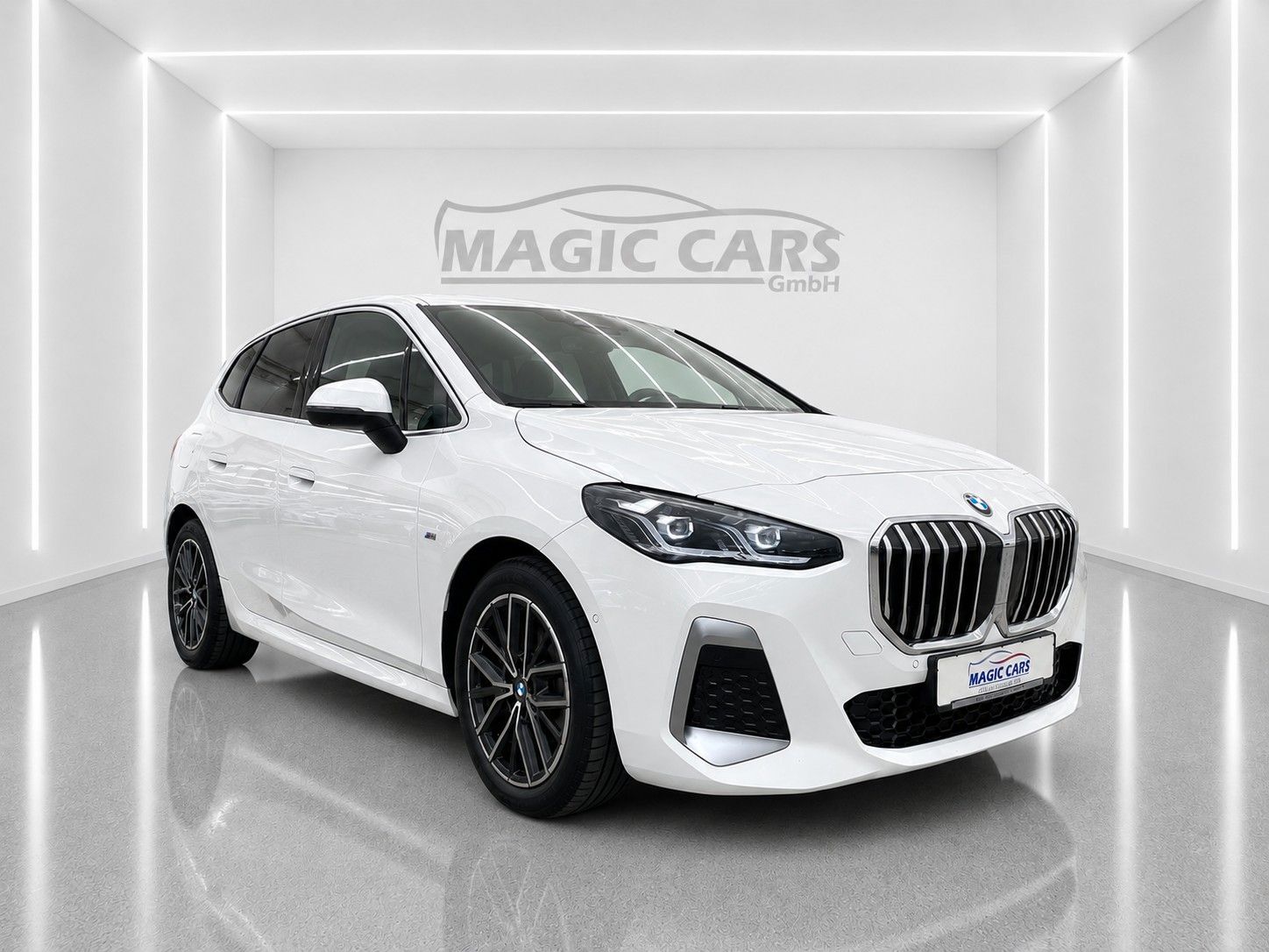 BMW 218 2023 г. Белый, пробег 52000 км