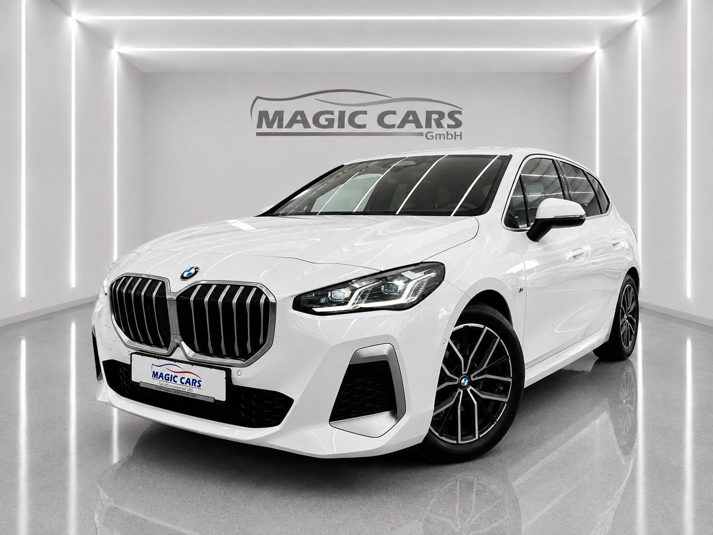 BMW 218 2023 г. Белый, пробег 52000 км