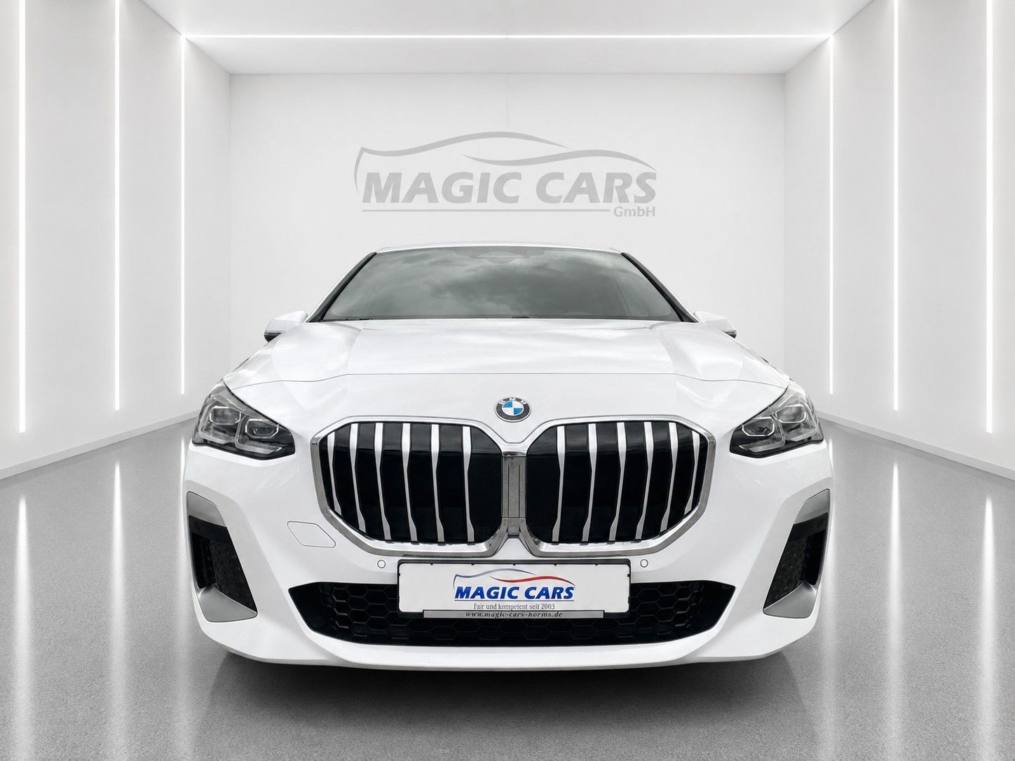 BMW 218 2023 г. Белый, пробег 52000 км
