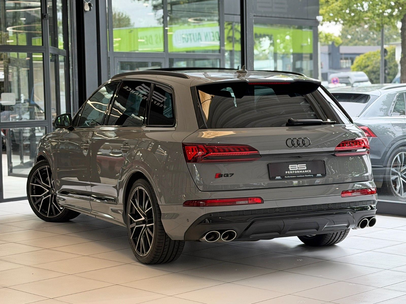 Audi SQ7 2024 г. Серый, пробег 45000 км