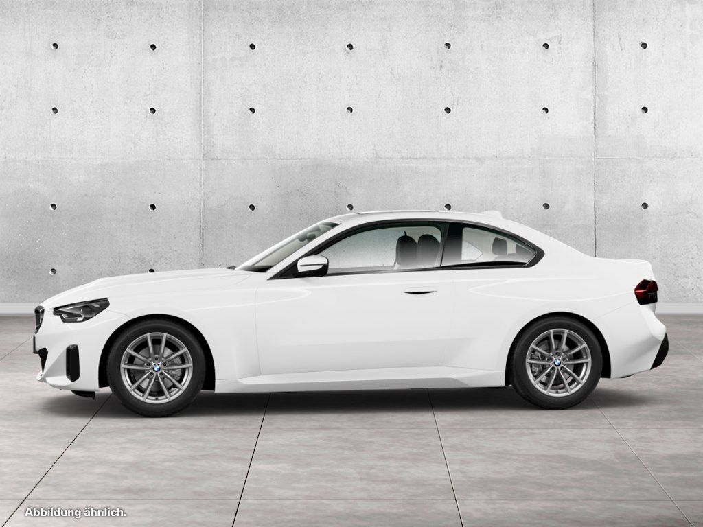 BMW 218 2023 г. Белый, пробег 50734 км