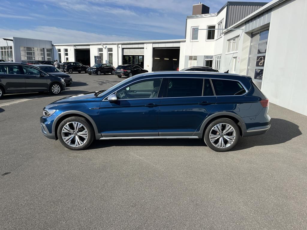 Volkswagen PASSAT ALLTRACK 2024 г. Синий, пробег 58184 км