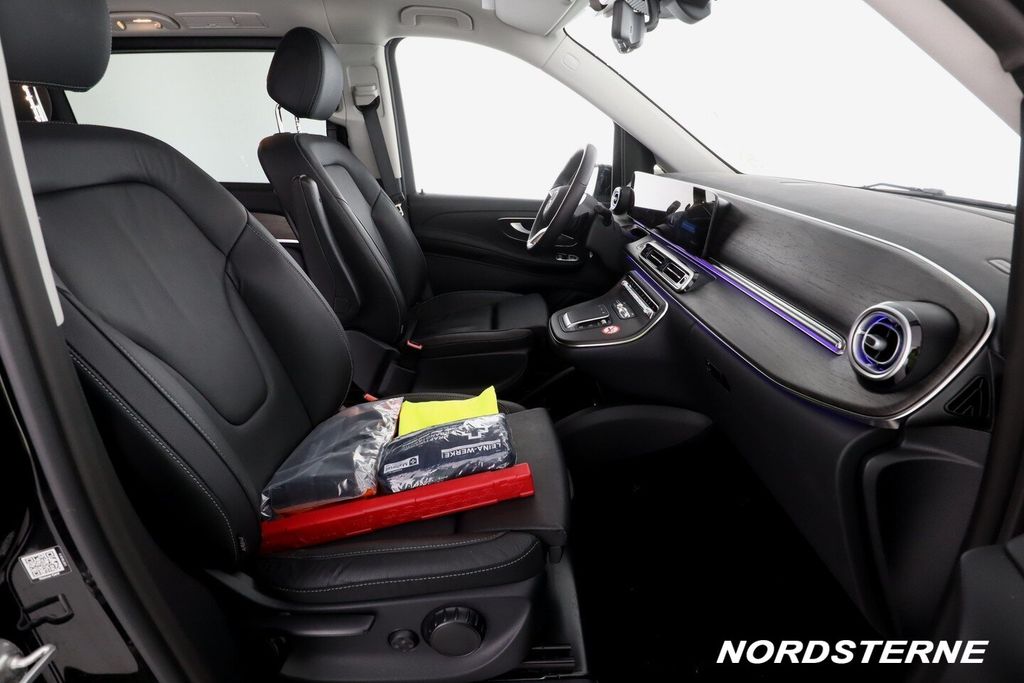 Mercedes-Benz V 300 2025 г. Чёрный, пробег 39753 км
