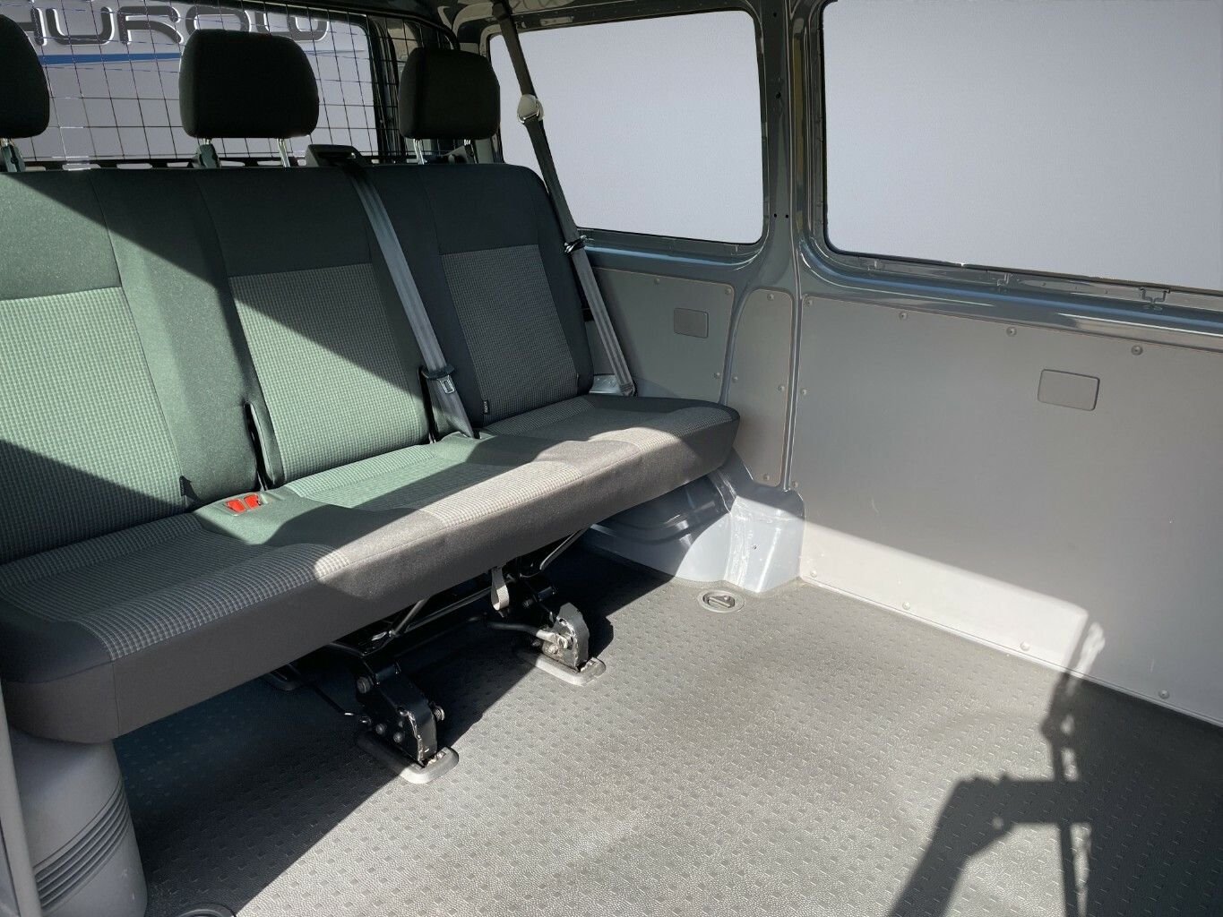 Volkswagen T6 TRANSPORTER 2022 г. Серый, пробег 19700 км
