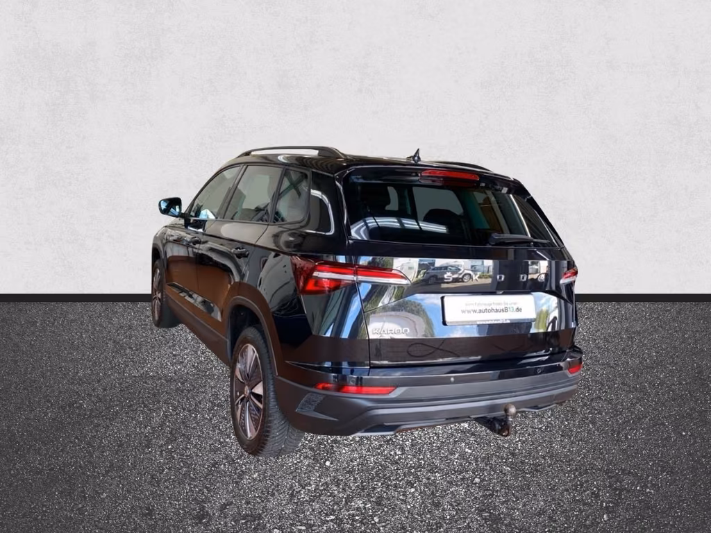 Skoda Karoq 2022 г. Чёрный, пробег 45000 км