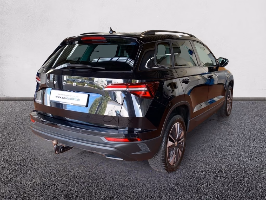 Skoda Karoq 2022 г. Чёрный, пробег 45000 км