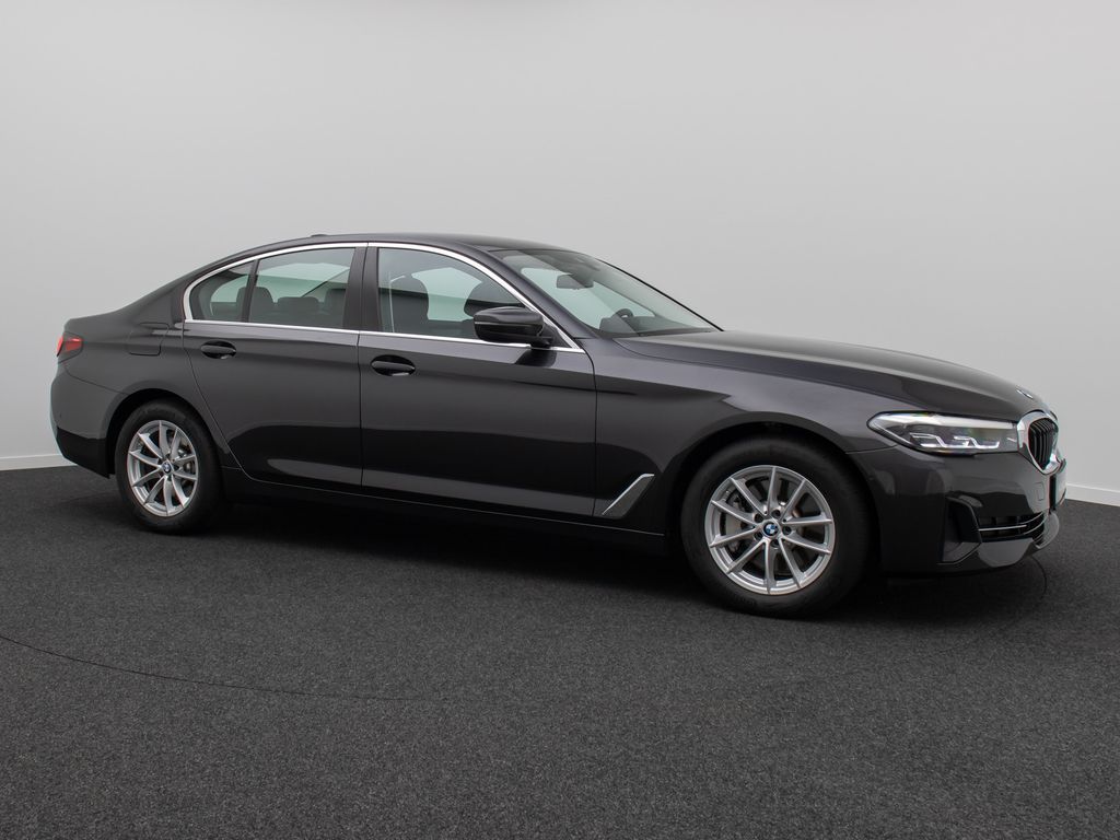 BMW 530 2023 г. Чёрный, пробег 42122 км