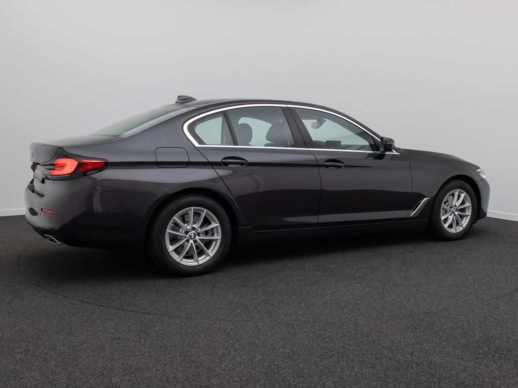 BMW 530 2023 г. Чёрный, пробег 42122 км