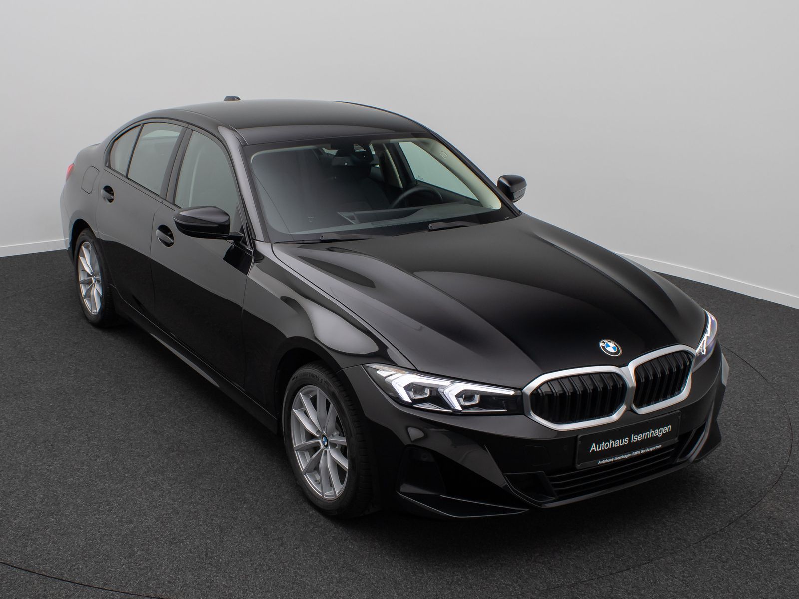 BMW 318 2024 г. Чёрный, пробег 45004 км