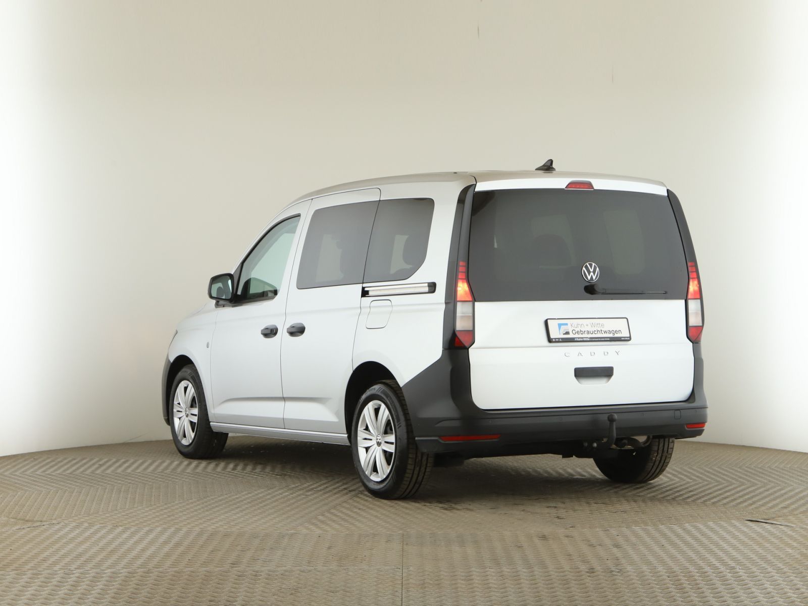 Volkswagen Caddy 2023 г. Серебристый, пробег 34150 км