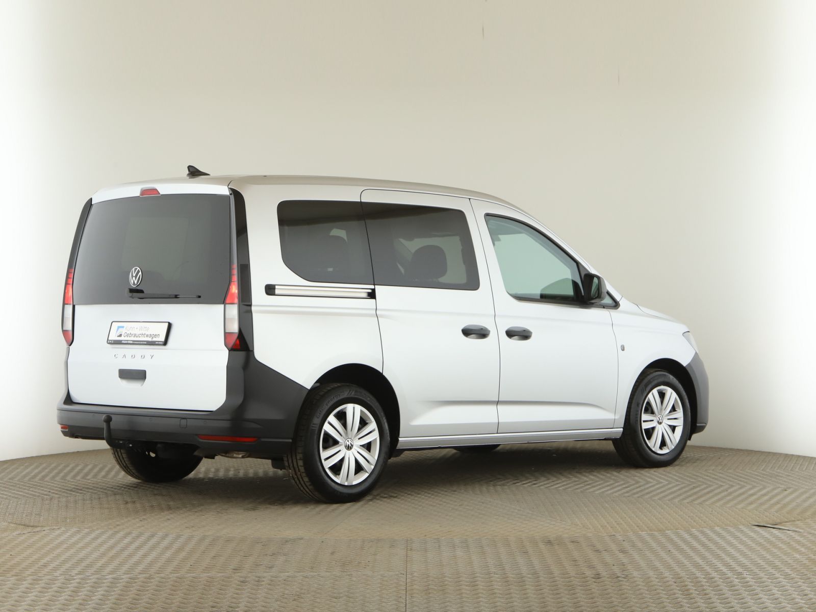 Volkswagen Caddy 2023 г. Серебристый, пробег 34150 км