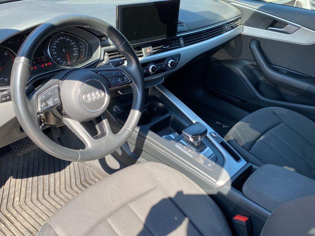 Audi A4 2022 г. Чёрный, пробег 49800 км
