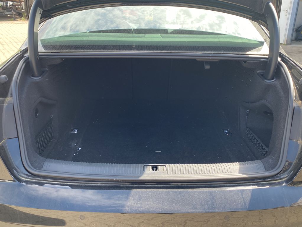 Audi A4 2023 г. Белый, пробег 45270 км