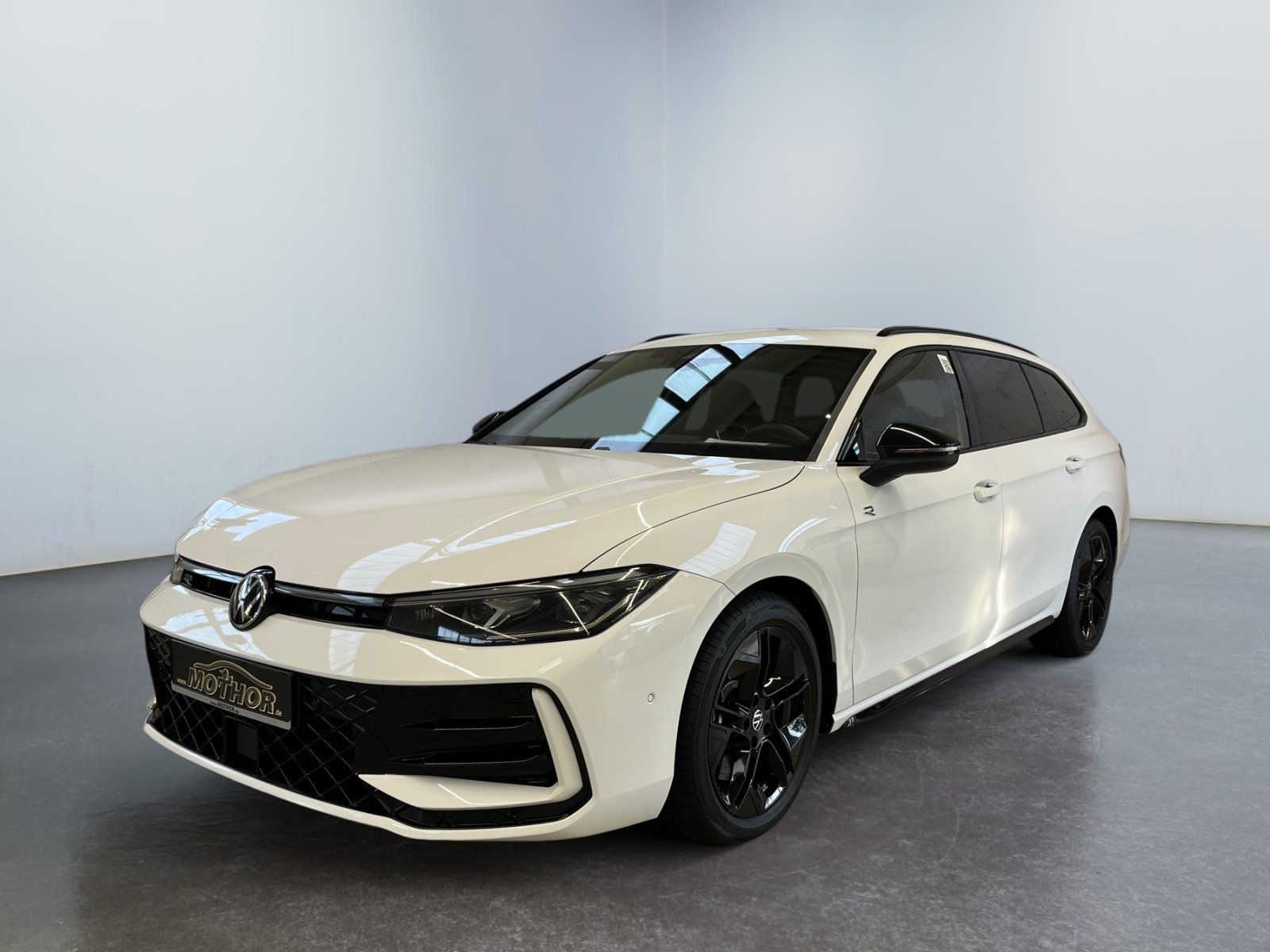 Volkswagen PASSAT VARIANT 2025 г. Белый, пробег 35100 км