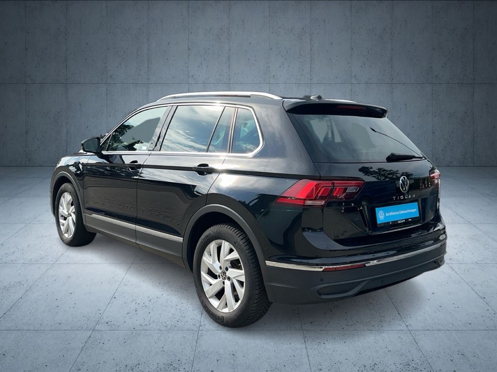 Volkswagen Tiguan 2023 г. Чёрный, пробег 47395 км