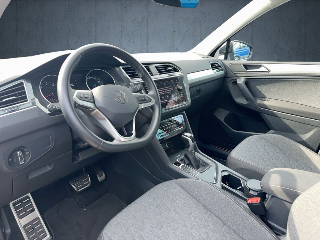Volkswagen Tiguan 2023 г. Чёрный, пробег 47395 км