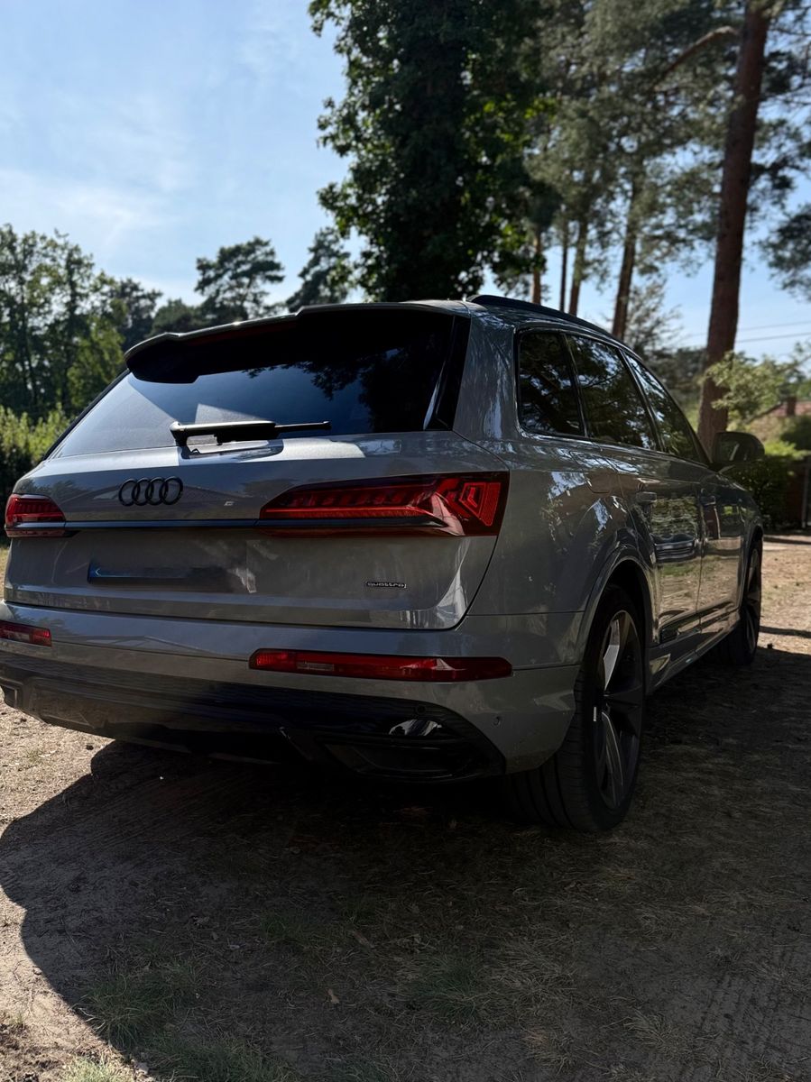 Audi Q7 2023 г. Серый, пробег 56000 км
