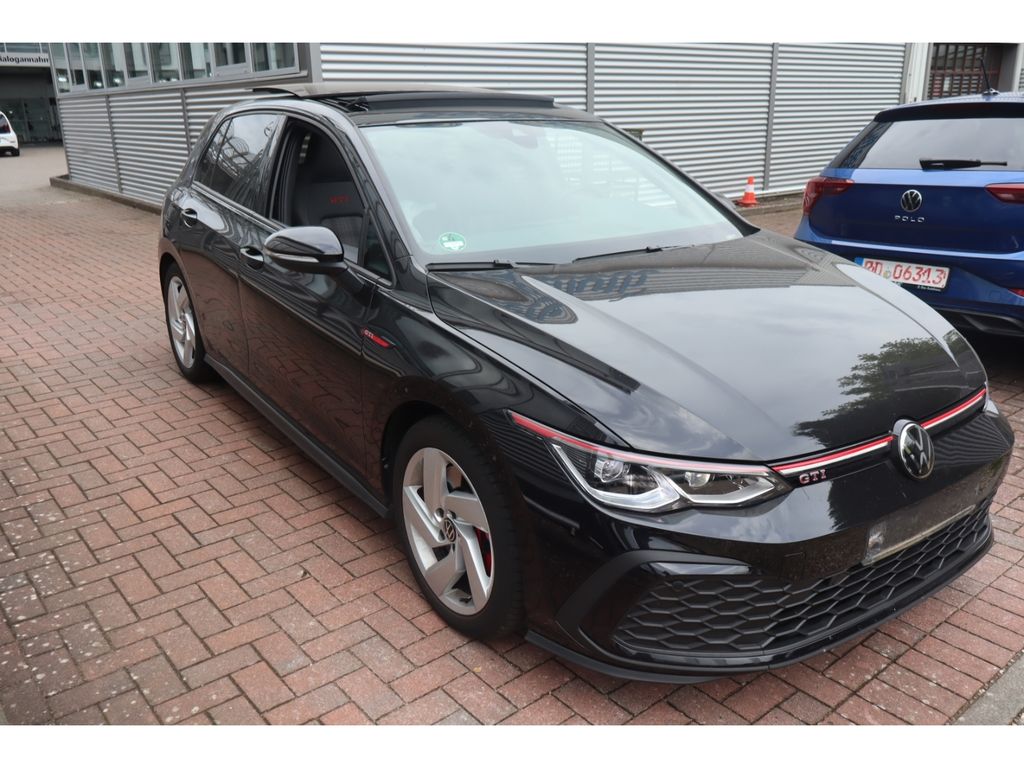 Volkswagen Golf 2024 г. Чёрный, пробег 45400 км