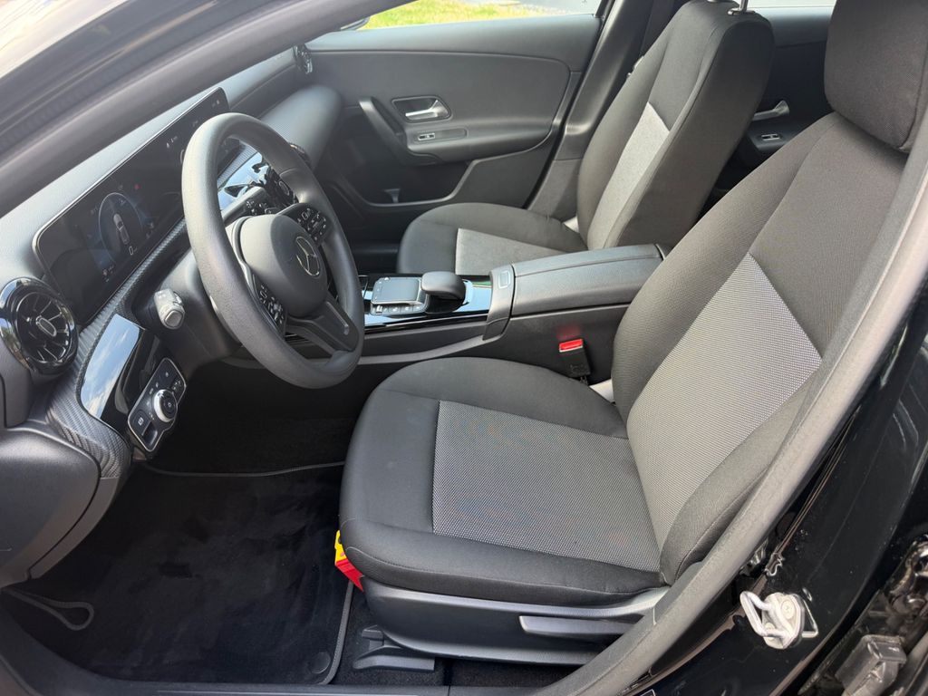 Mercedes-Benz A 180 2021 г. Чёрный, пробег 44031 км