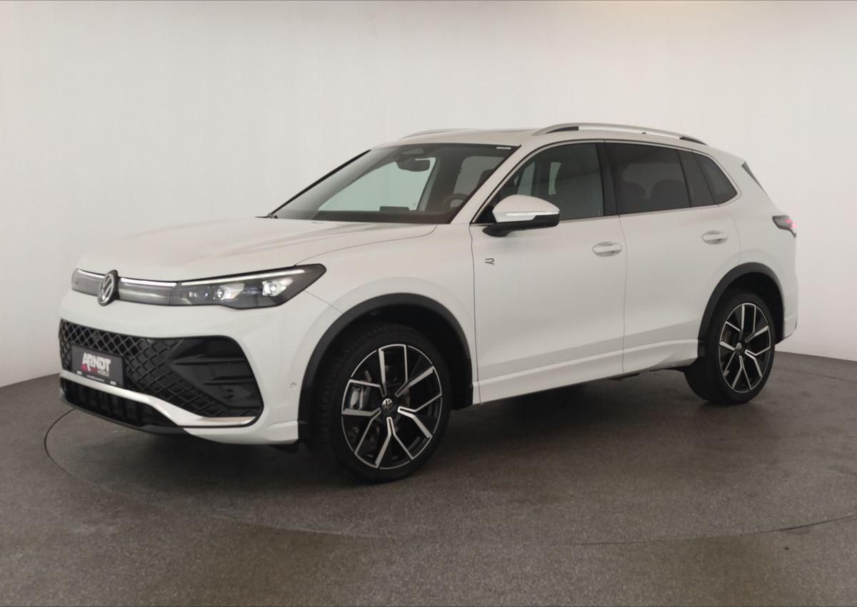 Volkswagen Tiguan 2024 г. Белый, пробег 52200 км