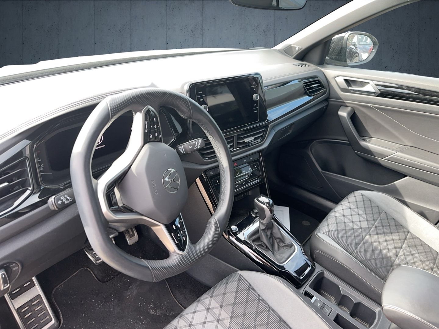 Volkswagen T-Roc 2022 г. Чёрный, пробег 52195 км
