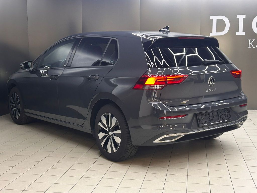 Volkswagen Golf 2024 г. Серый, пробег 25000 км
