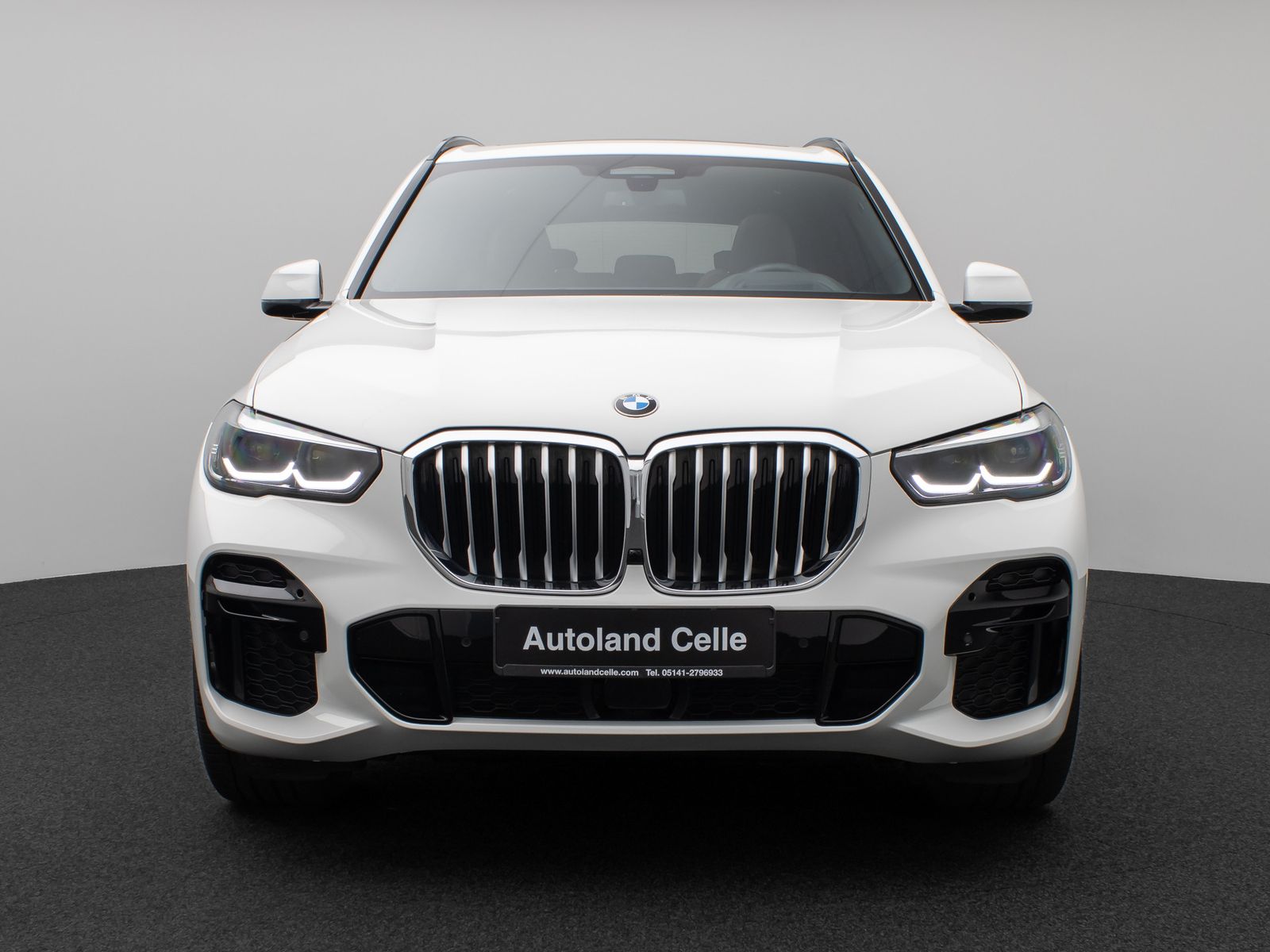 BMW X5 2022 г. Белый, пробег 42734 км
