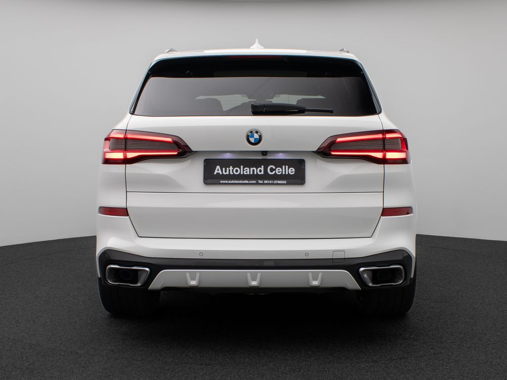 BMW X5 2022 г. Белый, пробег 42734 км