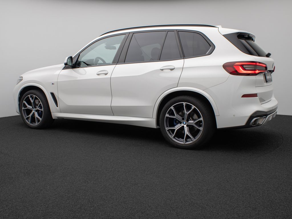 BMW X5 2022 г. Белый, пробег 42734 км