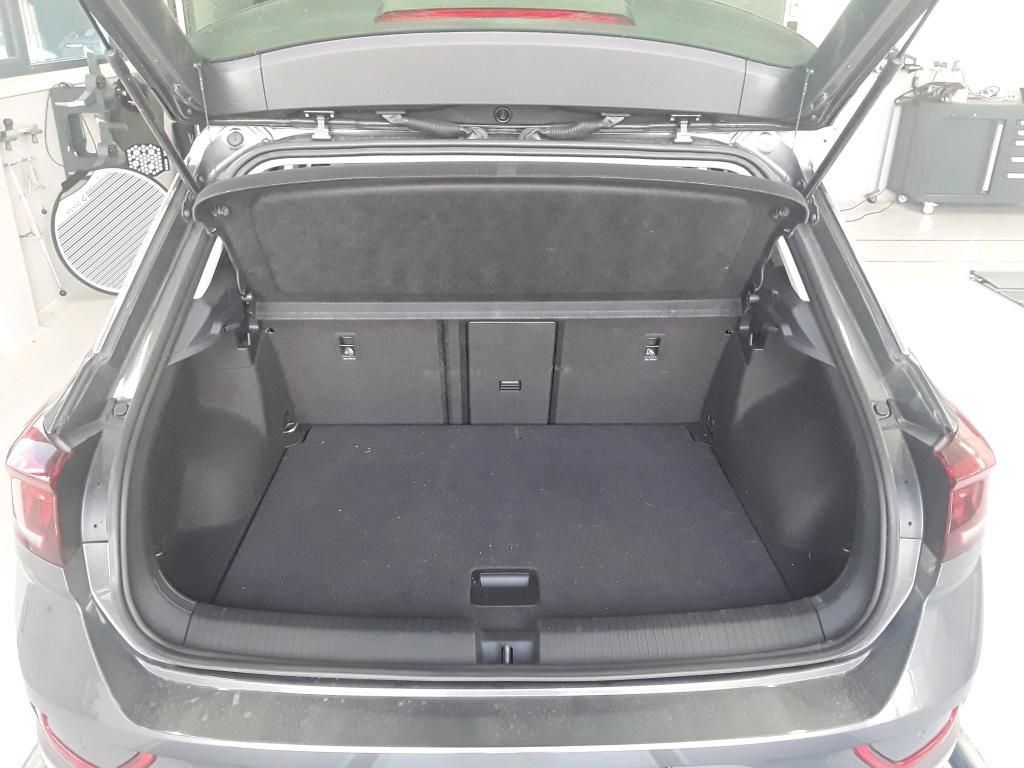 Volkswagen T-Roc 2023 г. Серый, пробег 30600 км