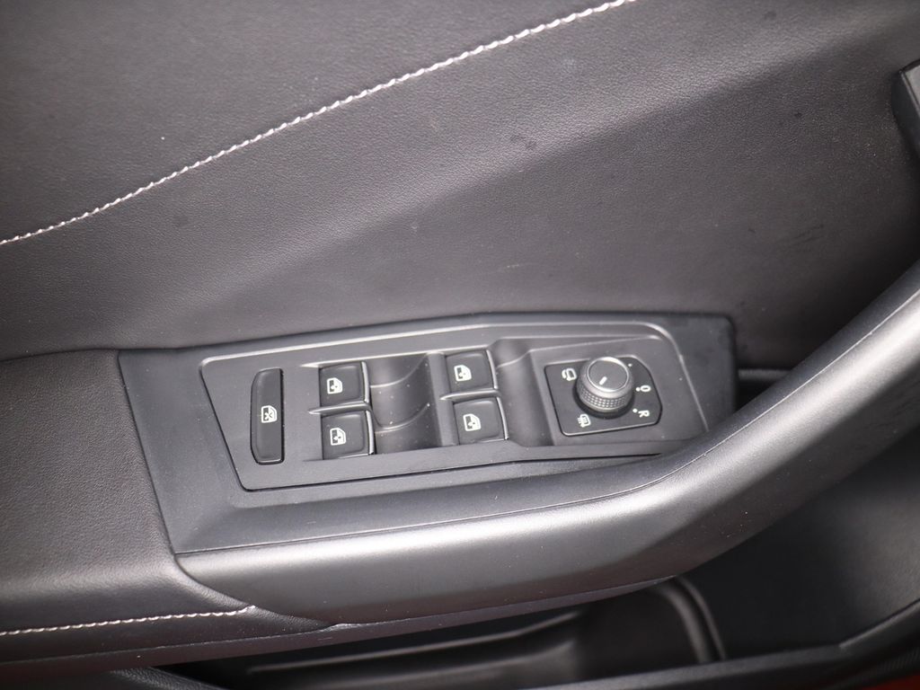 Volkswagen T-Roc 2022 г. Серый, пробег 30824 км