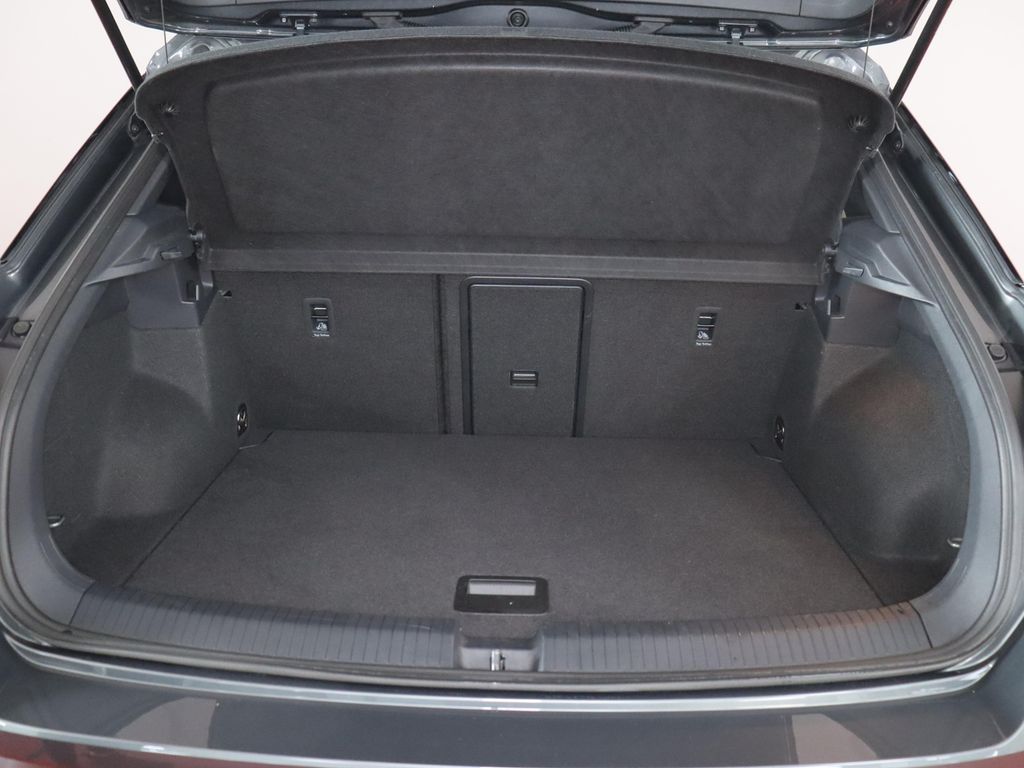 Volkswagen T-Roc 2022 г. Серый, пробег 30824 км