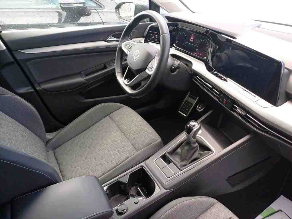 Volkswagen Golf 2024 г. Серый, пробег 12630 км