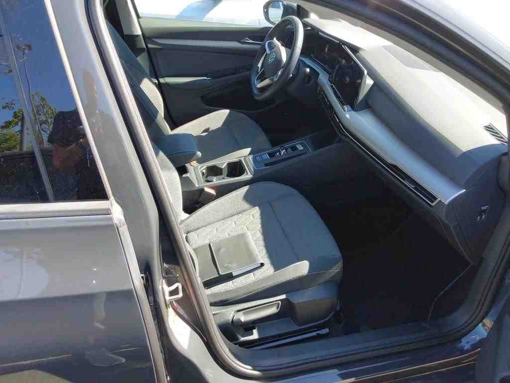 Volkswagen Golf 2024 г. Серый, пробег 19780 км